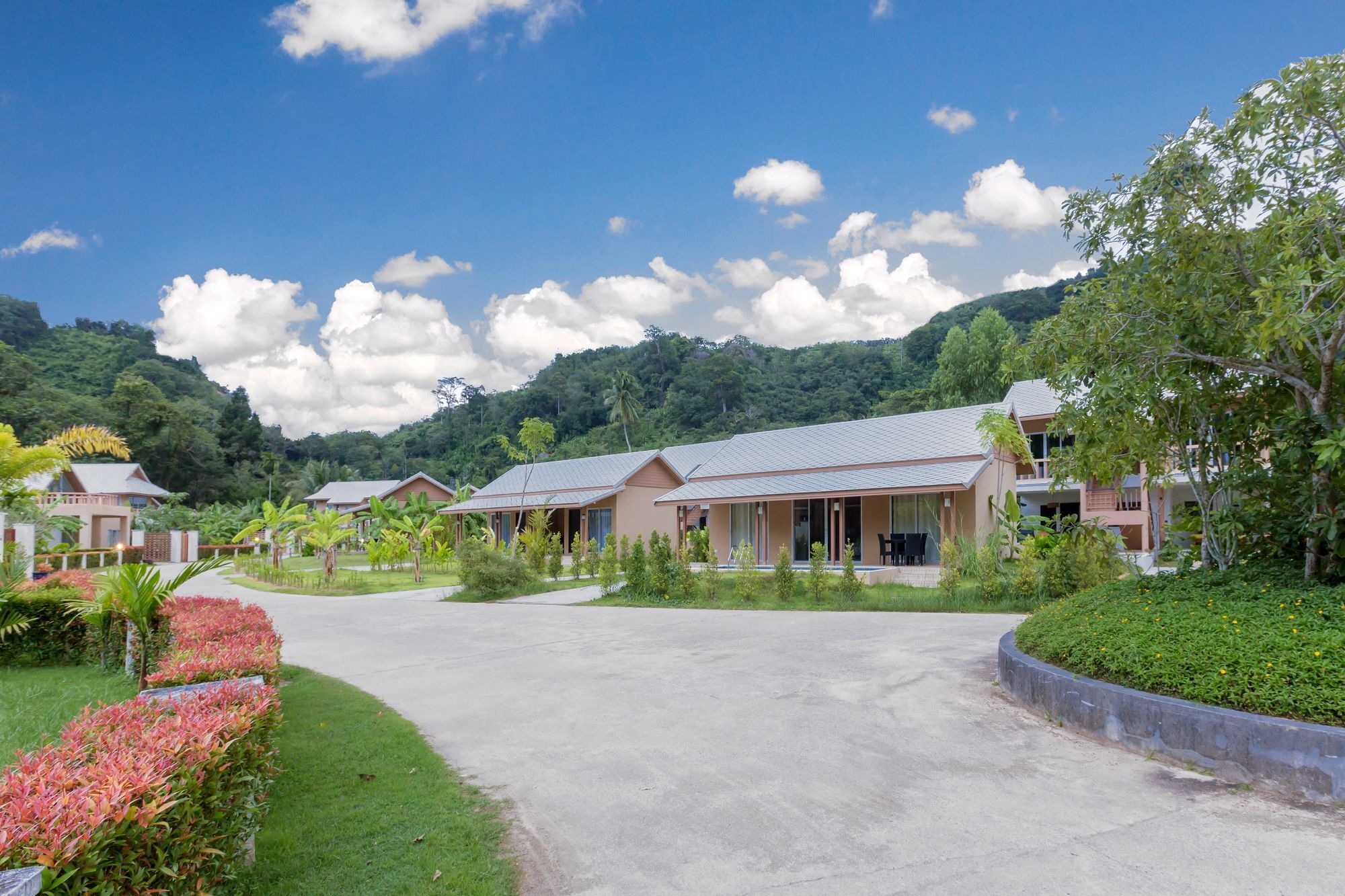 Sakoo Valley Naithon Beach Villa Layan Beach  Exterior photo