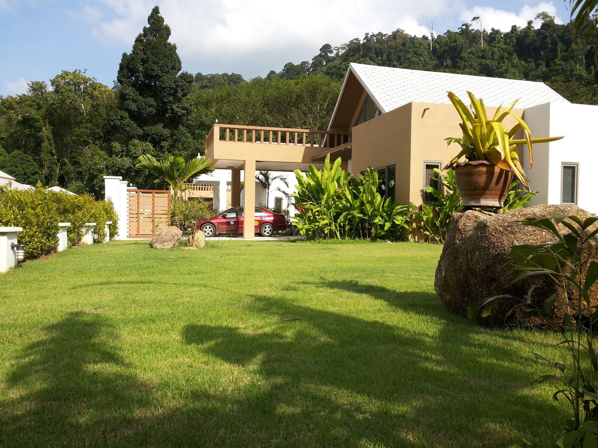 Sakoo Valley Naithon Beach Villa Layan Beach  Exterior photo